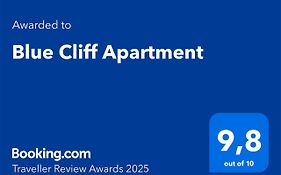 Blue Cliff Apartment